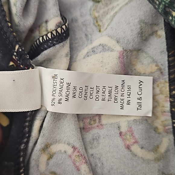 LulaRoe Blue Egyptian Cat Leggings Tall & Curvy - Picture 4 of 4